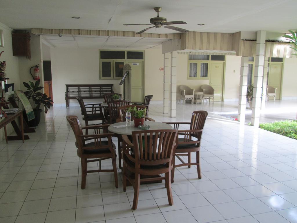 Hotel Grand Rosela Yogyakarta Exterior foto