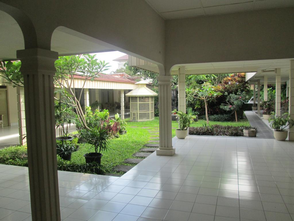 Hotel Grand Rosela Yogyakarta Exterior foto