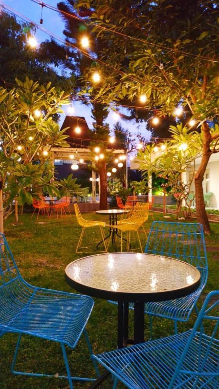 Hotel Grand Rosela Yogyakarta Exterior foto