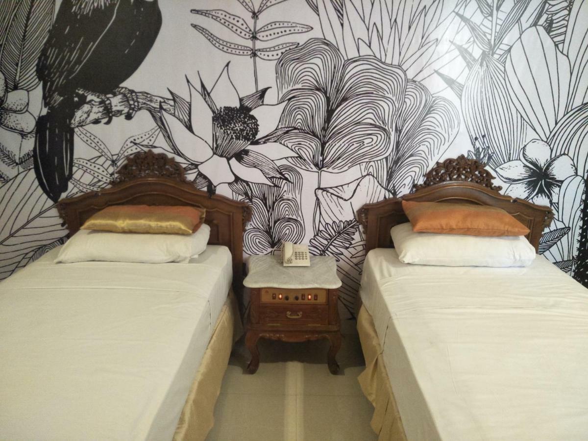 Hotel Grand Rosela Yogyakarta Exterior foto