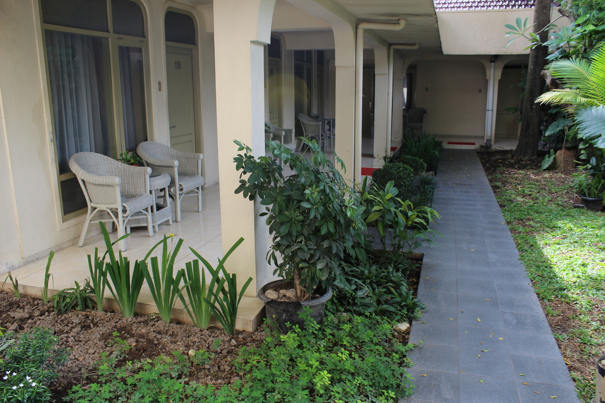 Hotel Grand Rosela Yogyakarta Exterior foto