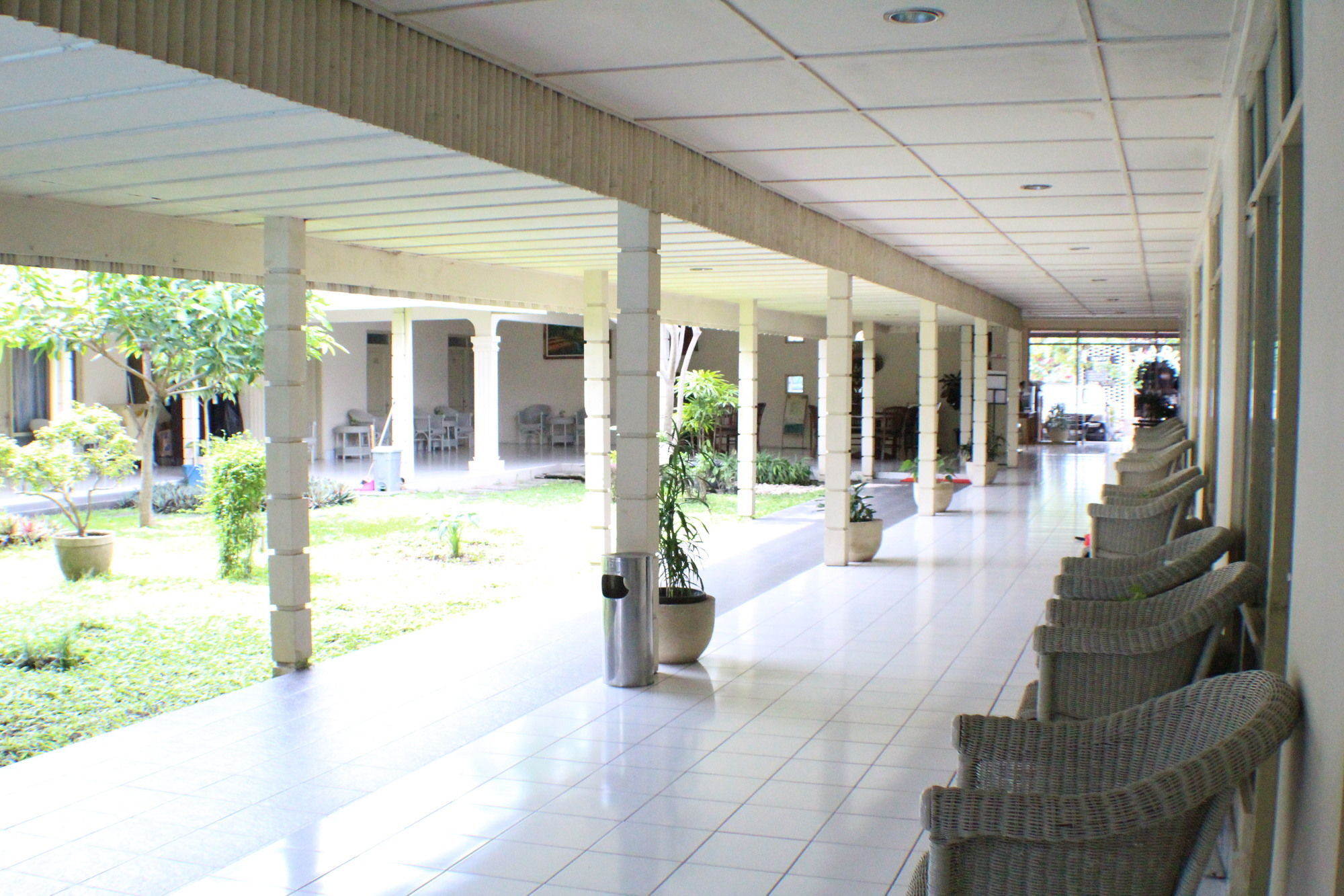 Hotel Grand Rosela Yogyakarta Exterior foto